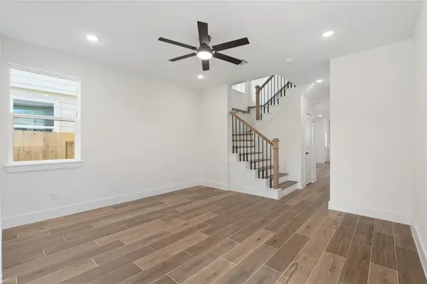 135 S Virginia Avenue, La Porte, TX 77571