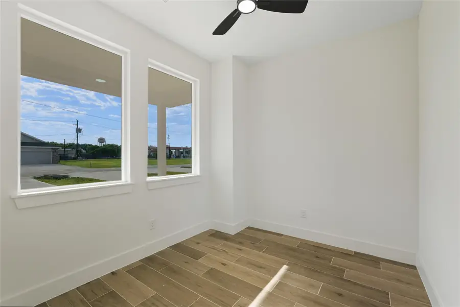 135 S Virginia Avenue, La Porte, TX 77571 - Image #2