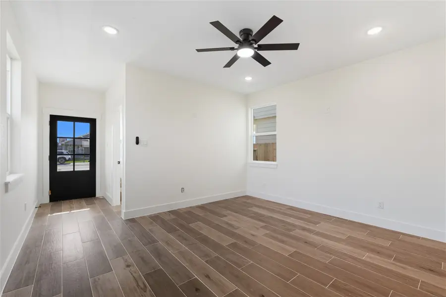 135 S Virginia Avenue, La Porte, TX 77571 - Image #3