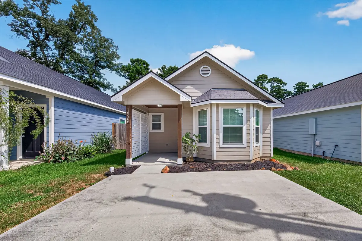 16908 W Juneau, Montgomery, TX 77316 - #1
