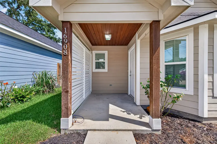 16908 W Juneau, Montgomery, TX 77316 - #3