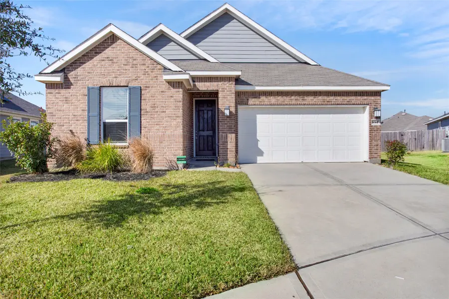 996 Camellia Hills Lane, La Marque, TX 77568 - Image #3