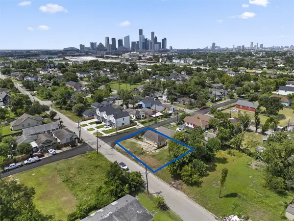 2417 Lee Street, Houston, TX 77026