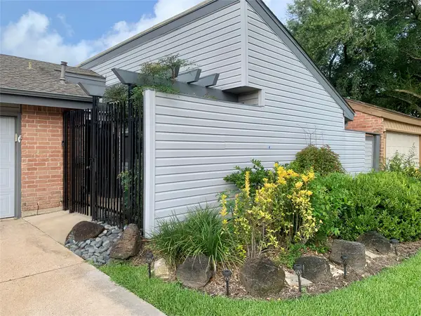 16630 Neumann Drive, Houston, TX 77058