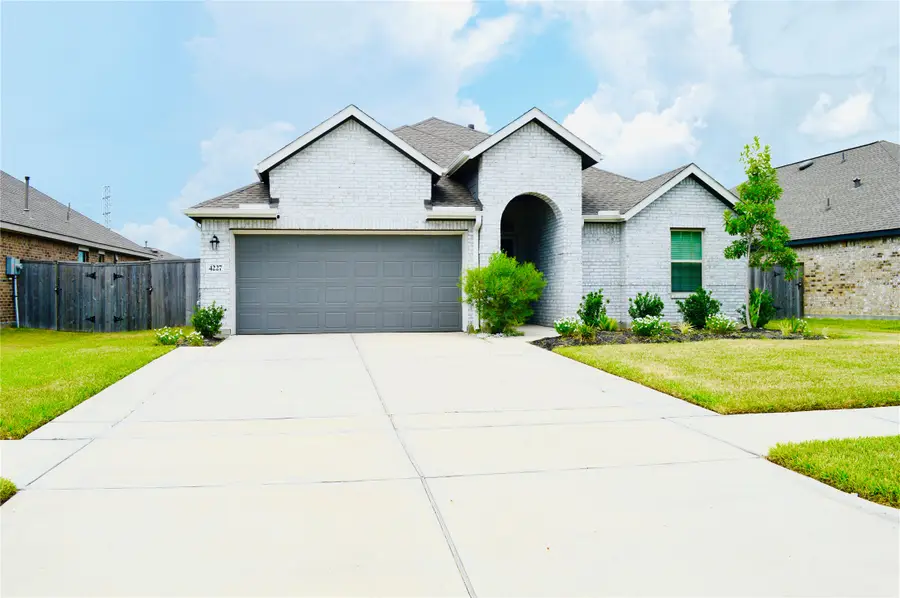 4227 Sterling View Boulevard, Baytown, TX 77521 - #2