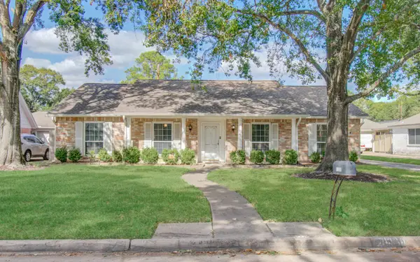 10330 Summerhill Drive, Houston, TX 77070