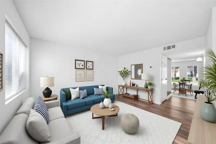 11002 Hammerly Boulevard #27, Houston, TX 77043 - Image #2