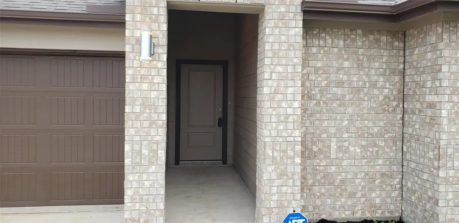 8006 Black Forest Lane, Rosharon, TX 77583 - Image #3