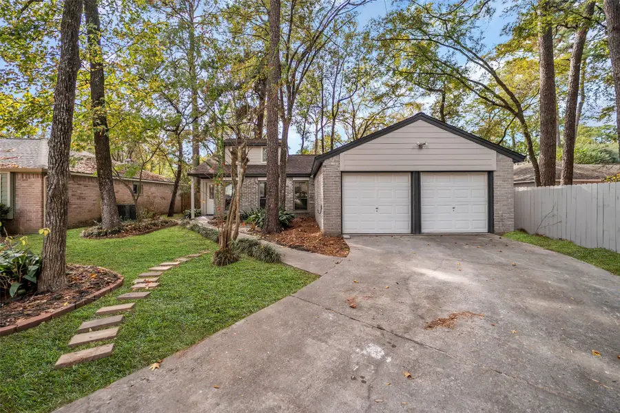 35 E Bigelow Oak Court Court, The Woodlands, TX 77381 - Image #2
