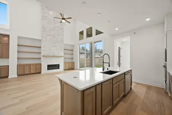 140 Silverbow Creek Way, Conroe, TX 77304
