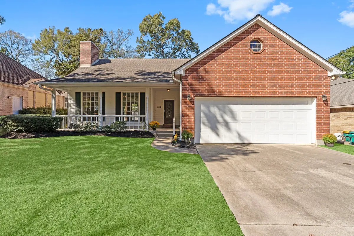 399 Rolling Hills Drive, Conroe, TX 77304 - Image #1