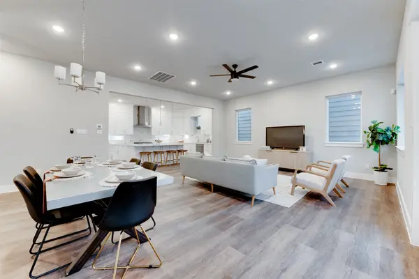 1422 W 34th 1/2 Street, Houston, TX 77018