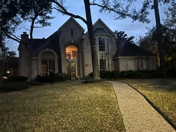 49 Rolling Links Court, Spring, TX 77380