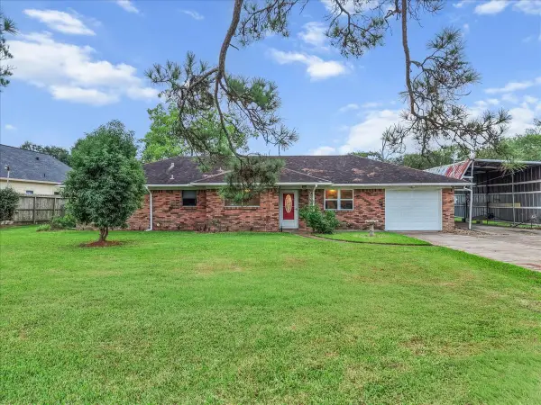 15918 Spinks Road, Alvin, TX 77511