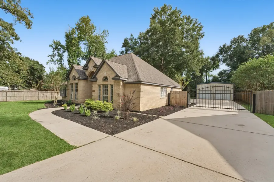 1107 Chateau Woods Parkway Drive, Conroe, TX 77385 - #3