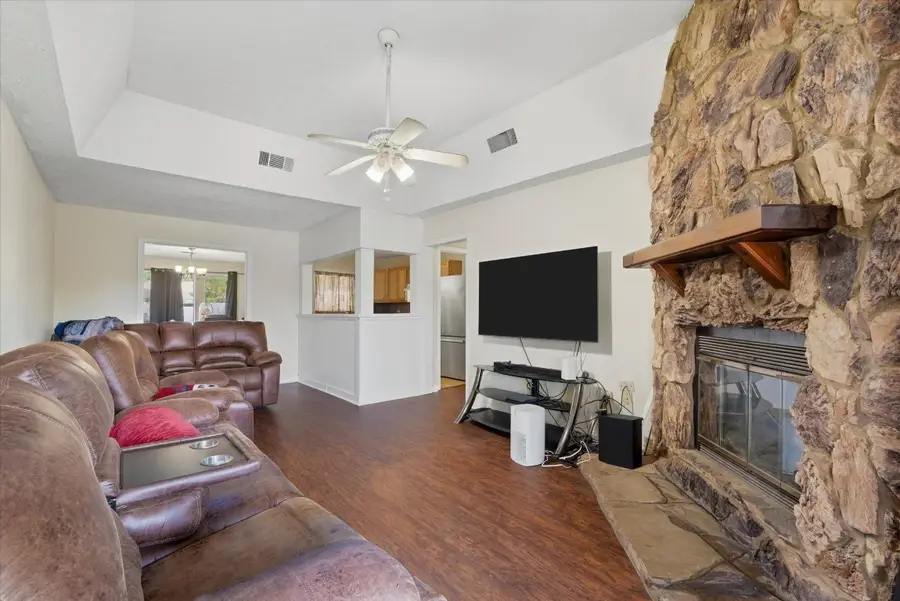 805 S Circle Drive, Baytown, TX 77520 - #3