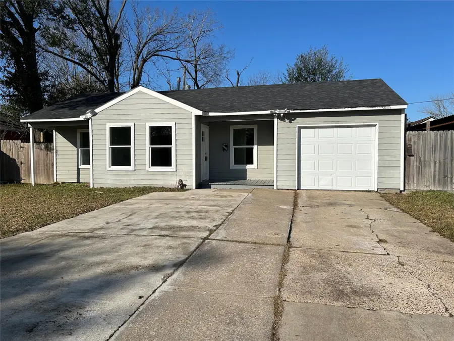 1310 Acacia Drive, Pasadena, TX 77502 - Image #3