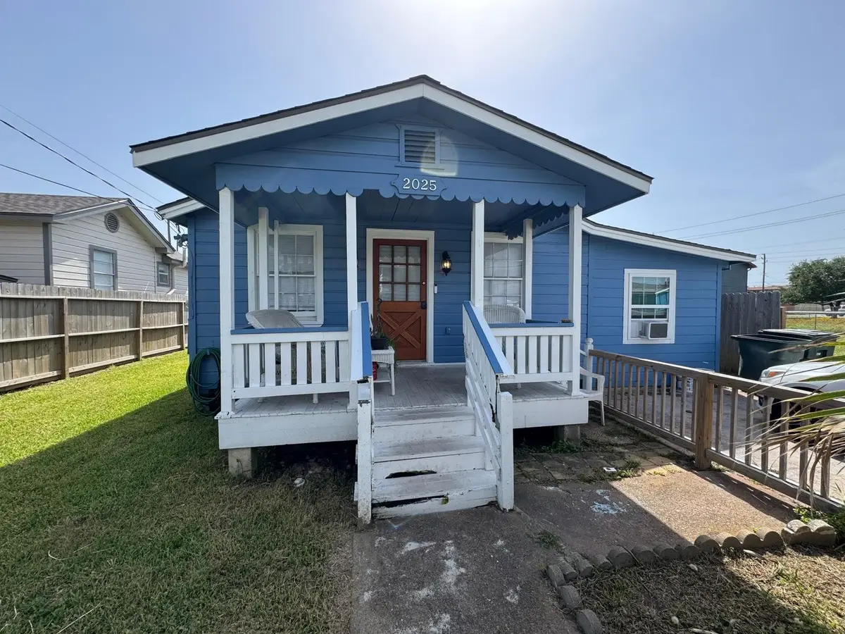 2025 Victory Avenue, Galveston, TX 77551 - Image #1