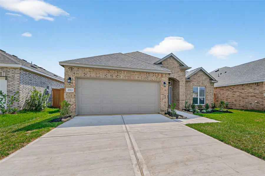 21923 Oia Island Drive, Hockley, TX 77447 - Image #2