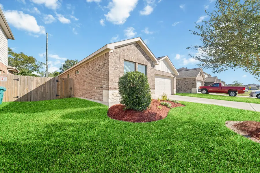 219 Murrieta Lane, Rosharon, TX 77583 - Image #2