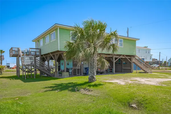 510 Oyster Street, Surfside Beach, TX 77541