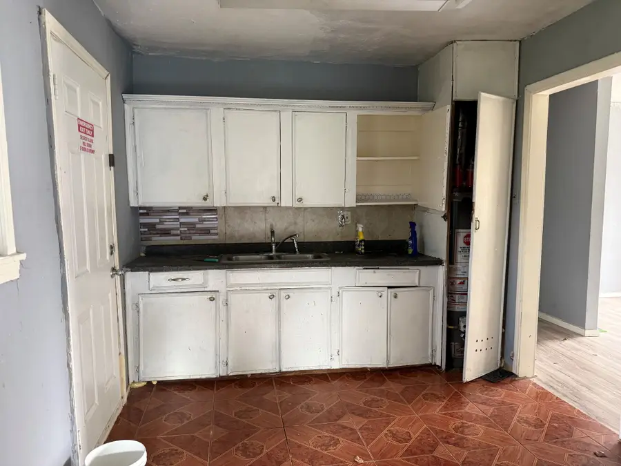 4817 Wenda Street, Houston, TX 77033 - #3