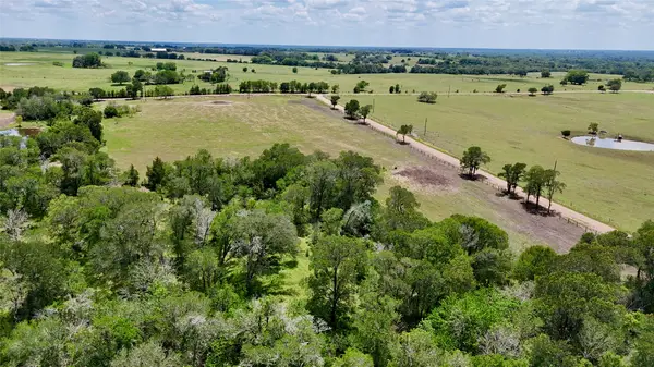 2340 Langdon Road, Weimar, TX 78962