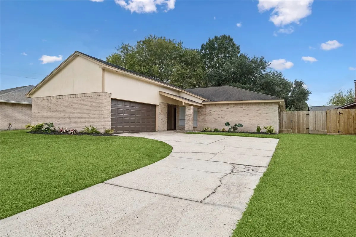 9742 Shell Rock Road, La Porte, TX 77571 - Image #1