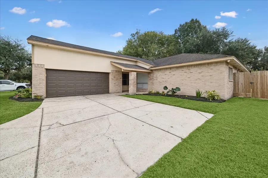 9742 Shell Rock Road, La Porte, TX 77571 - Image #2