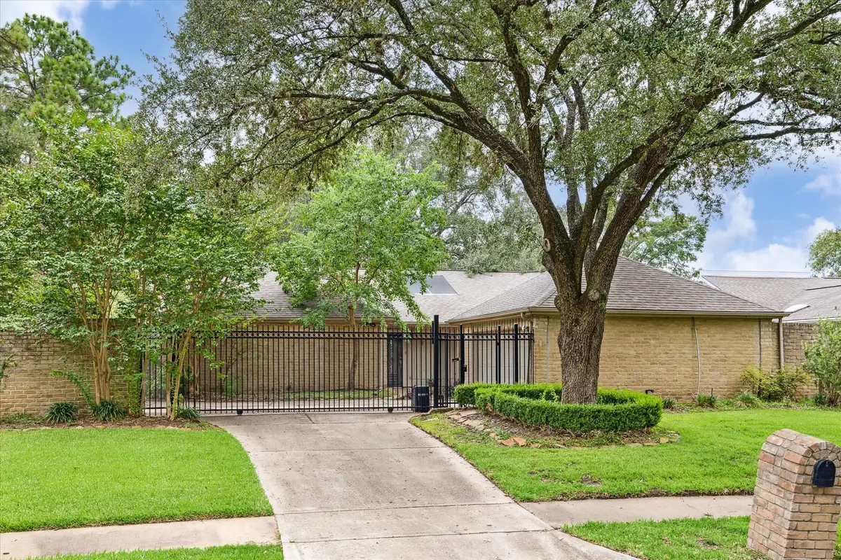 1706 Cherry Bend Drive, Houston, TX 77077 - Image #1