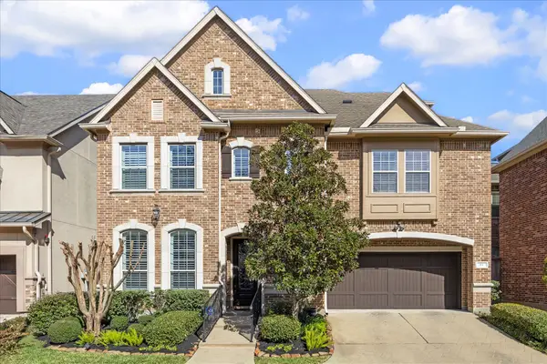 31 Windsor Court, Houston, TX 77055