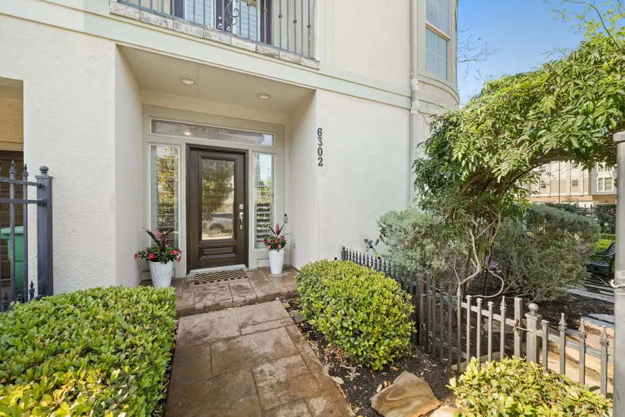 6302 Prague Street, Houston, TX 77007 - #2