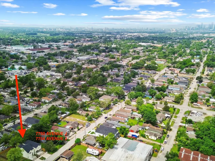 7754 Avenue J, Houston, TX 77012 - #2