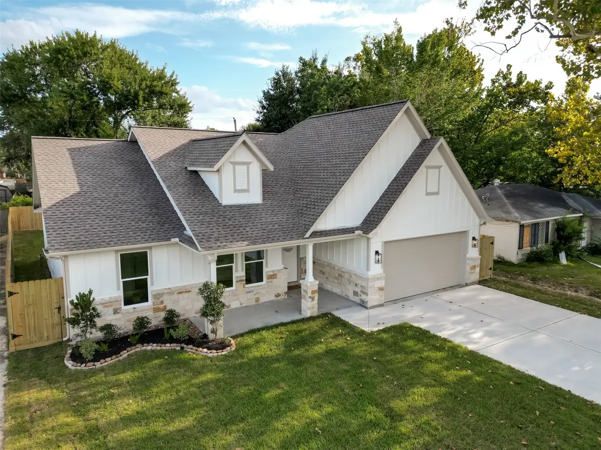 7438 Stephanie Drive, Deer Park, TX 77536 - #1