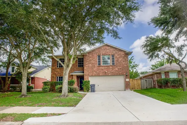 21122 Amber Crossing Drive, Richmond, TX 77406