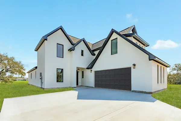 1737 Flintlock Court, Angleton, TX 77515