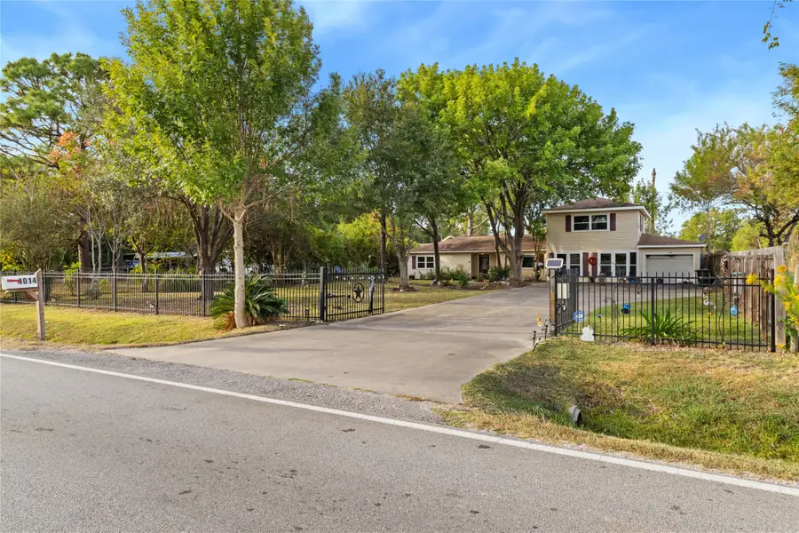 1014 E Canal Road, Highlands, TX 77562 - Image #3