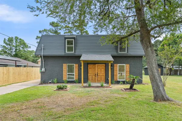 12217 Pine Lane, Dickinson, TX 77539