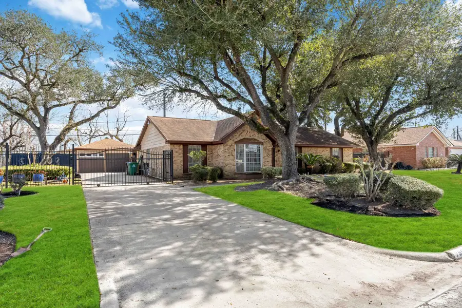 7905 Chain Street, Houston, TX 77033 - #2