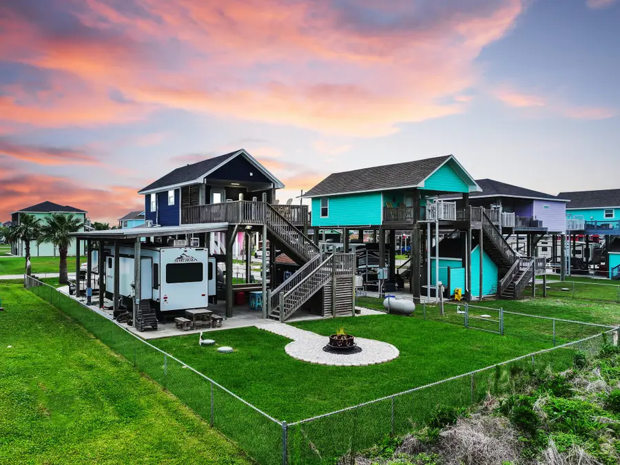 888 S East Road, Crystal Beach, TX 77650 - #2