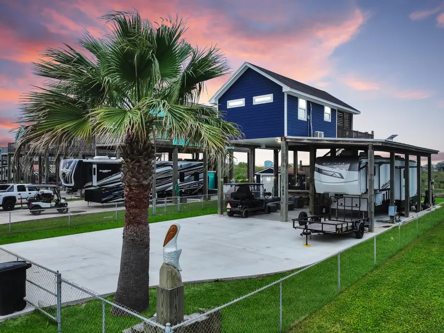 888 S East Road, Crystal Beach, TX 77650 - #3