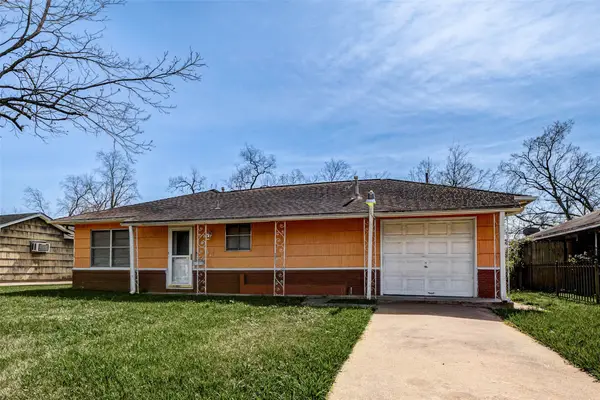 5934 Longmeadow Street, Houston, TX 77033