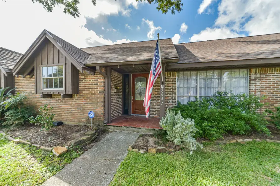 5847 Paisley Street, Houston, TX 77096 - #2
