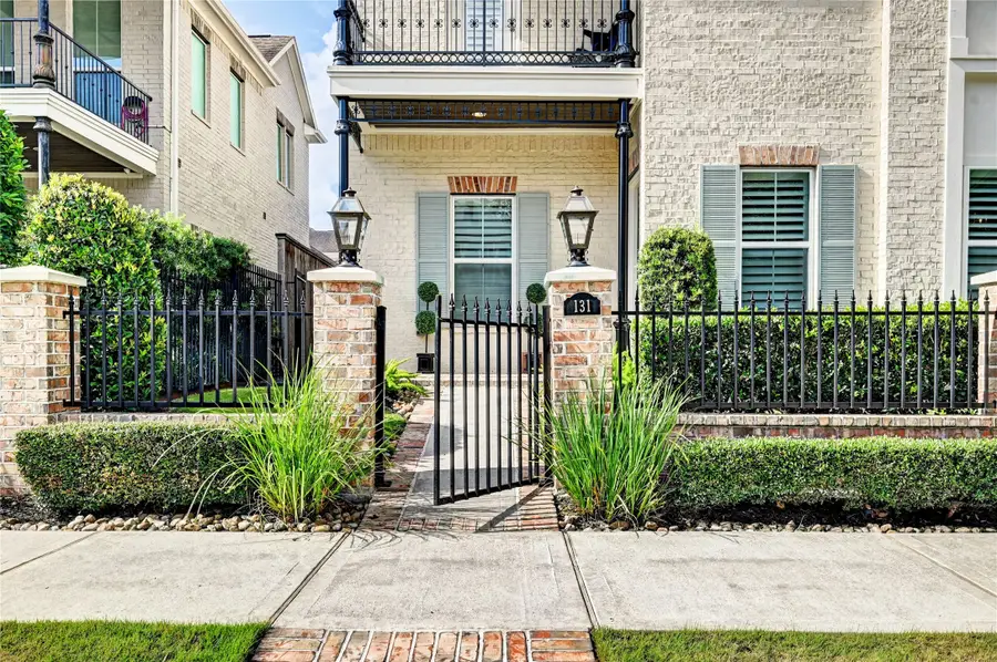 131 Mcgoey Circle, Shenandoah, TX 77384 - #2