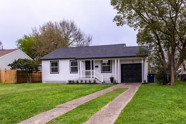 1203 17th Ave N, Texas City, TX 77590