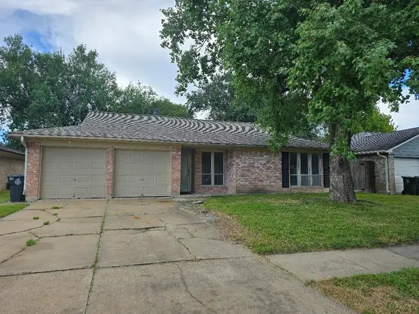 13630 Greenway Drive, Sugar Land, TX 77498