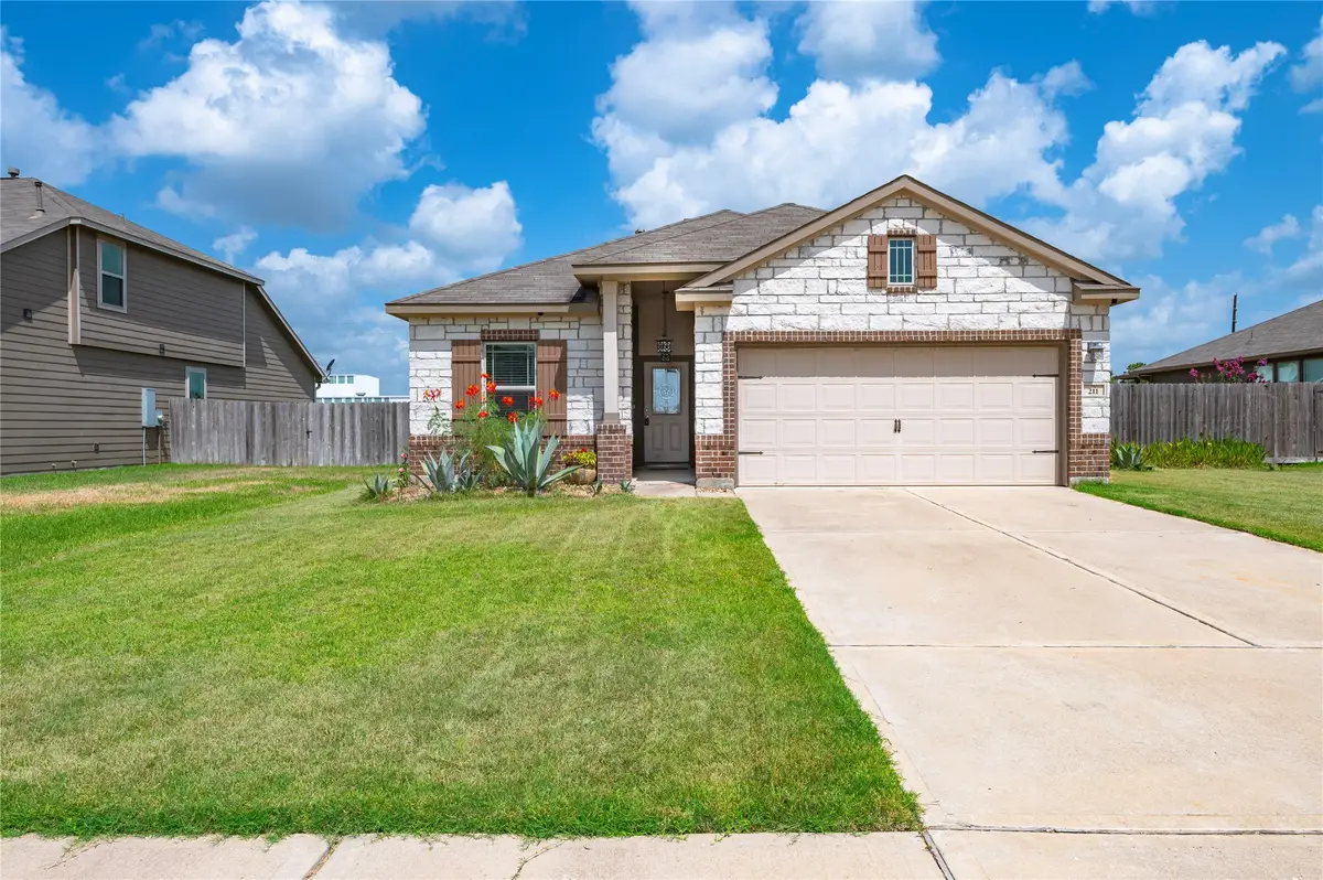 211 White Wing Lane, Sealy, TX 77474 - #1