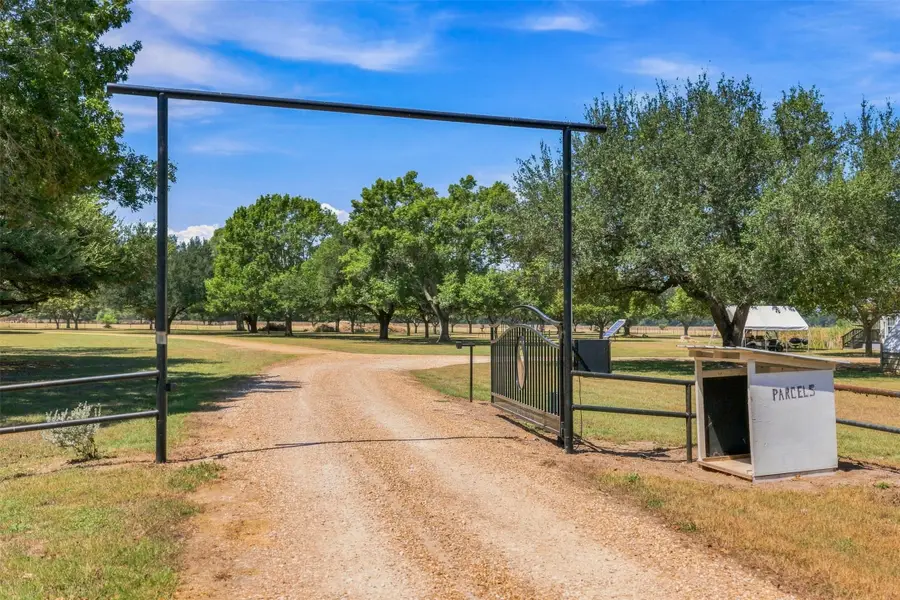 2840 Riverwood Road, Gonzales, TX 78629 - #2