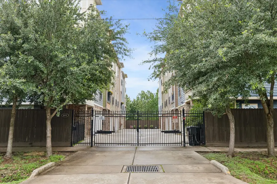 609 Rutland Street #A, Houston, TX 77007 - #2