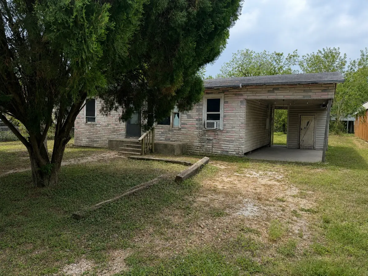 221 Charlotte Drive, Port Lavaca, TX 77979 - #1